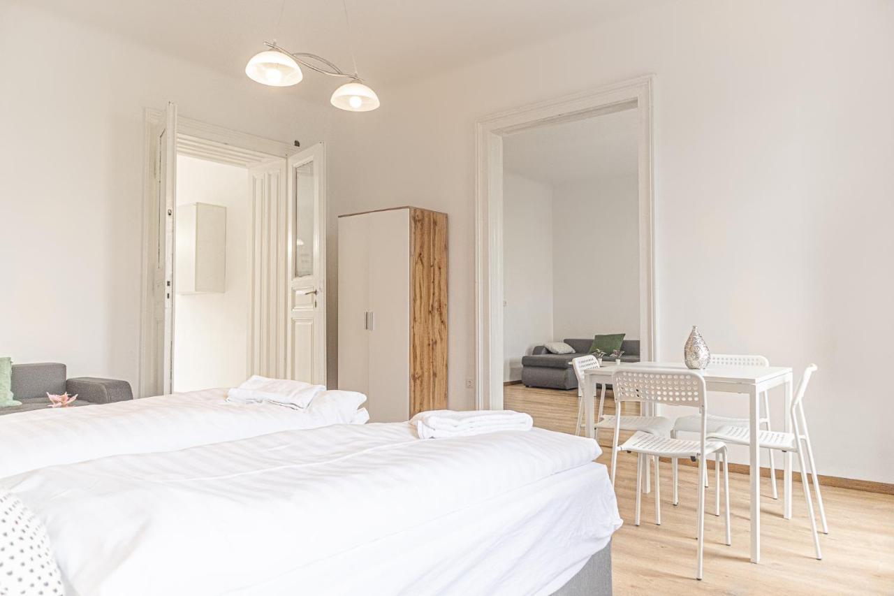 Welcoming 2BR Apt. near AKH- Perfect for Longstays Wien Eksteriør billede